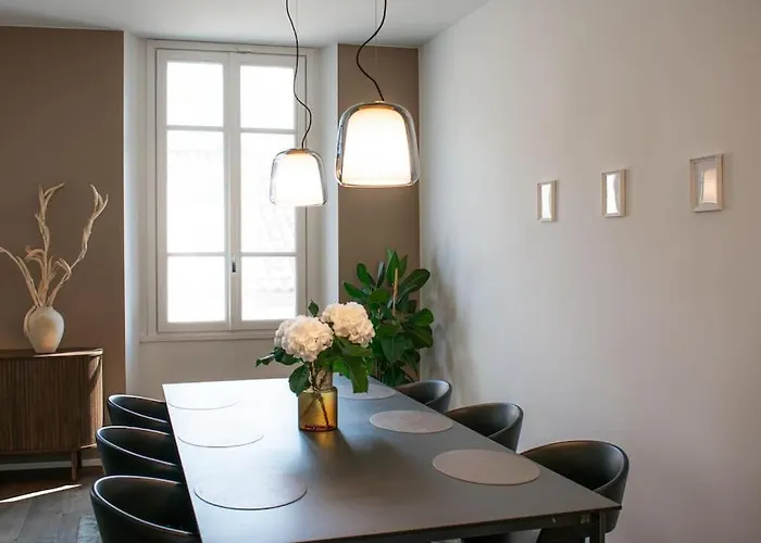 Eleganza Nel Cuore Di Apartamento