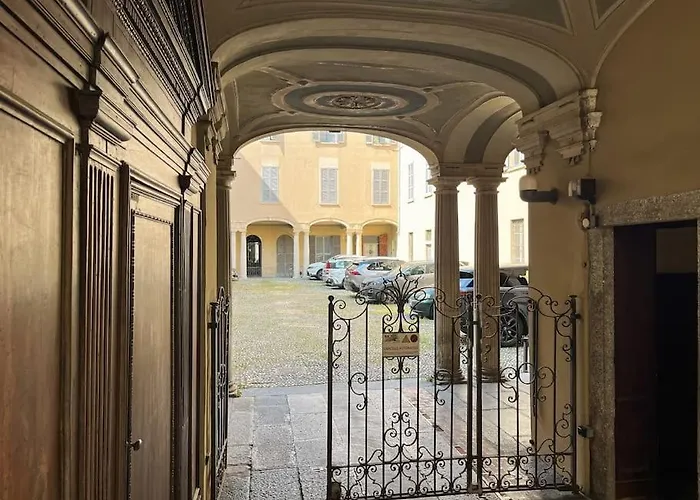Eleganza Nel Cuore Di Apartamento Como