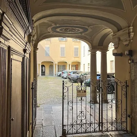 Eleganza Nel Cuore Di Apartamento Como