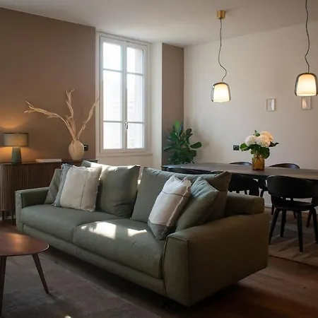 Eleganza Nel Cuore Di Apartamento Como
